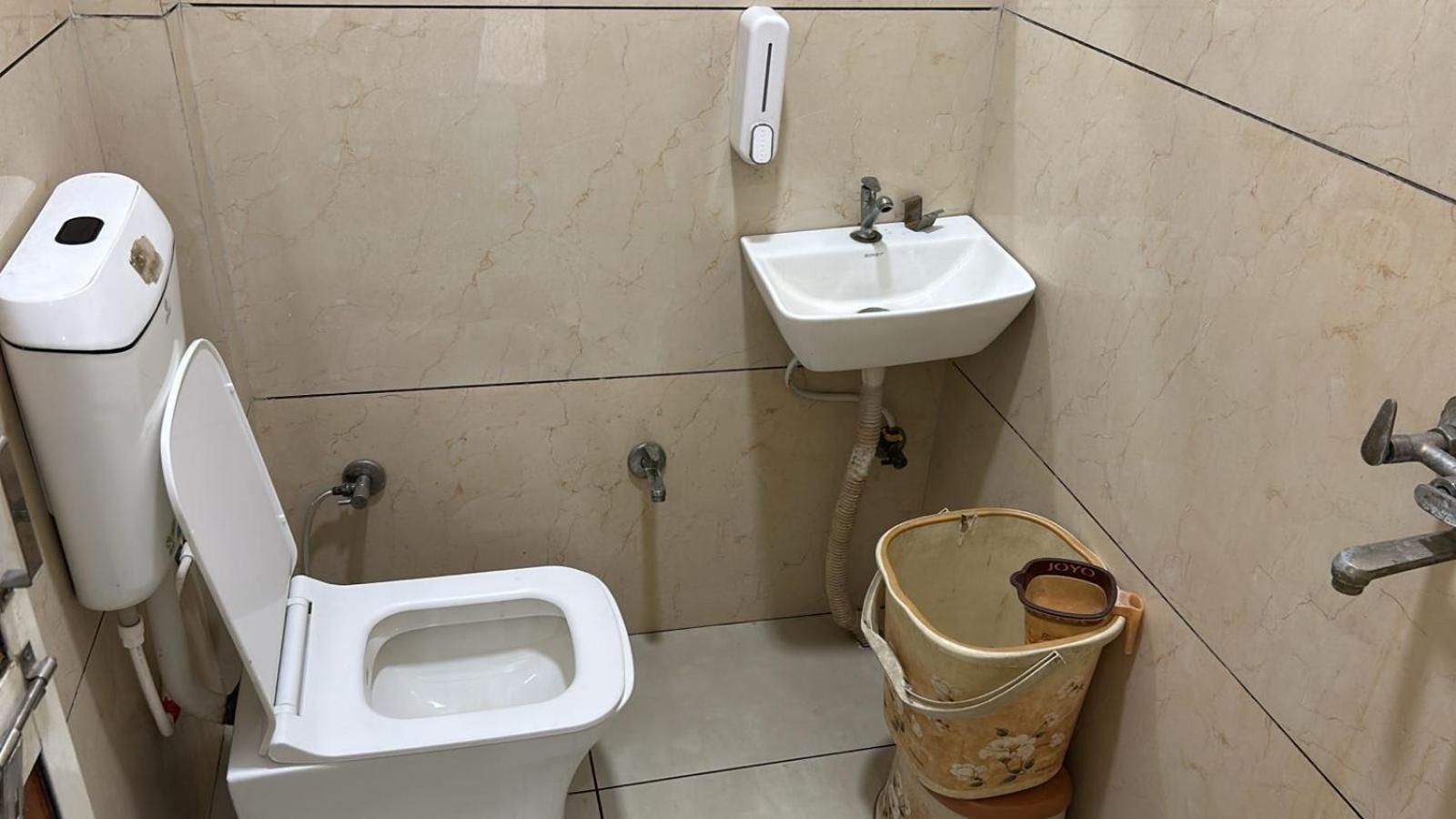 Hotel Empire Uddzsaín Kültér fotó