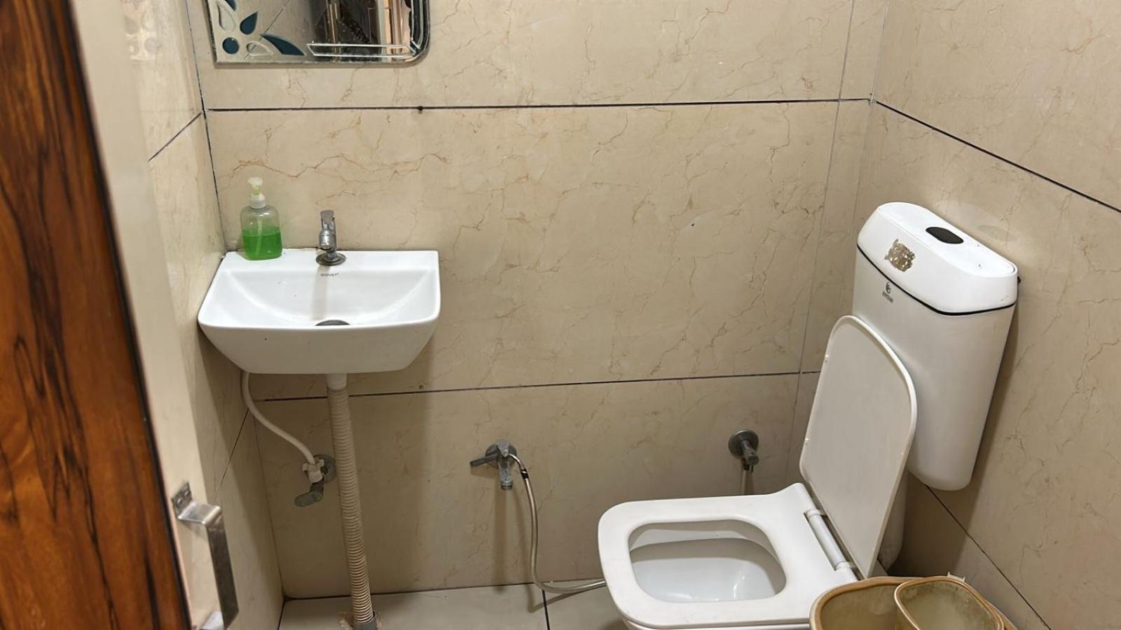 Hotel Empire Uddzsaín Kültér fotó
